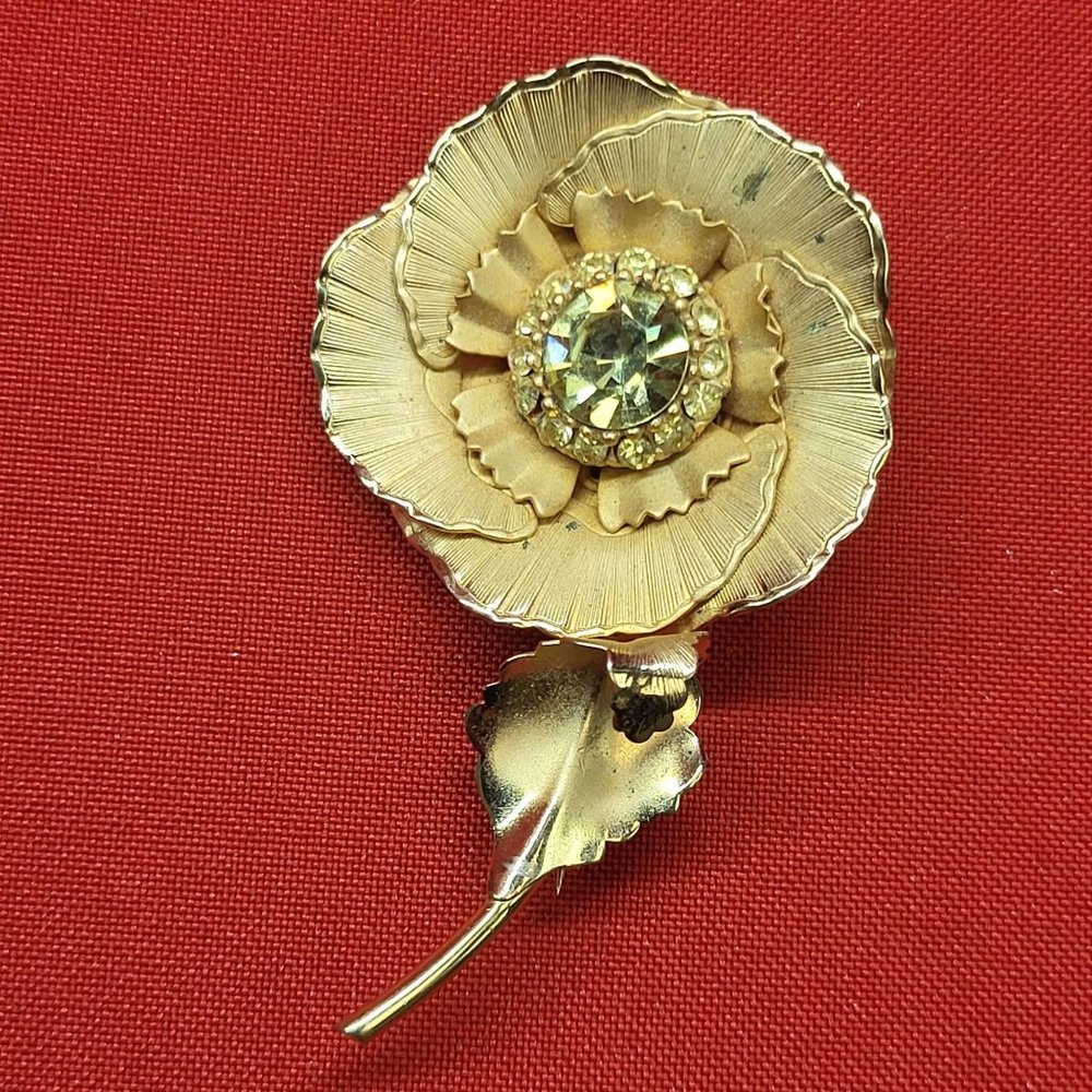 VTG Flower Leaf Brooch Pin Gold Tone Yellow Glass Stone